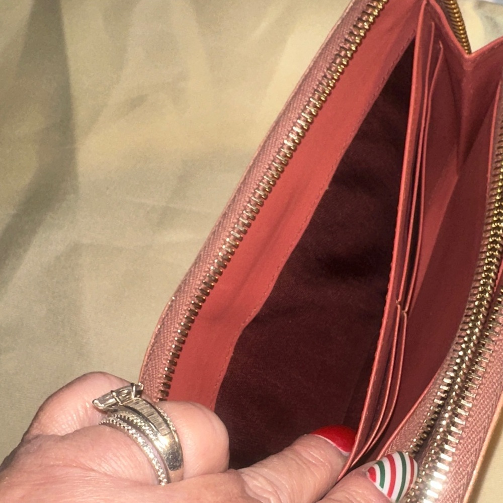 Miu Miu Coral Croc-Embossed Wallet - Picture 8 of 12